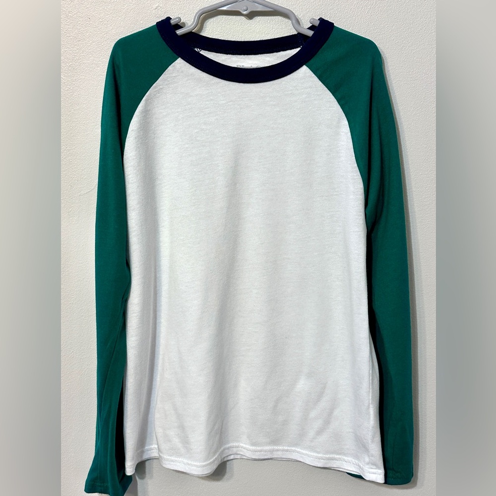 Bundle of 4 long Sleeve Boys T- Shirts in a Size Medium - Picture 7 of 9